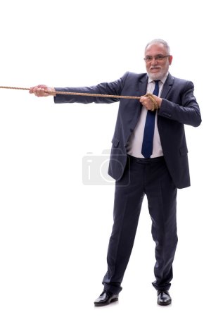 Téléchargez les photos : Vieux patron avec corde isolée sur blanc - en image libre de droit