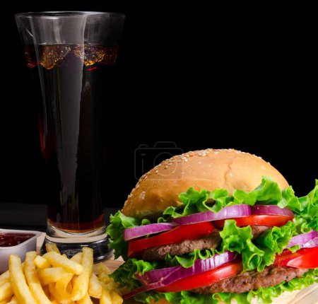 Foto de La hamburguesa servida en bollo en concepto de comida rápida nutricional - Imagen libre de derechos