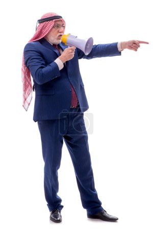 Foto de Hombre de negocios árabe envejecido sosteniendo megáfono aislado en blanco - Imagen libre de derechos