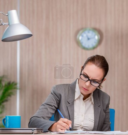 Photo for The businesswoman working in the office - Royalty Free Image