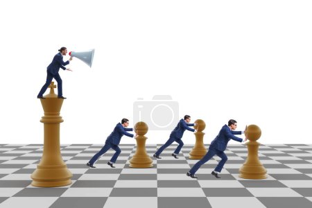 Foto de Empresario gritando en juego de ajedrez - Imagen libre de derechos