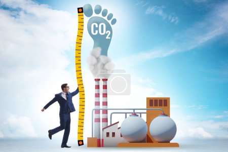 Téléchargez les photos : Concept d'empreinte carbone avec la pollution - en image libre de droit