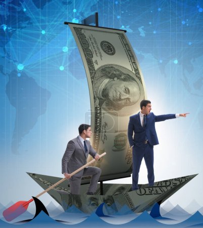 Téléchargez les photos : Homme d'affaires ramer sur bateau dollar dans le concept financier d'affaires - en image libre de droit