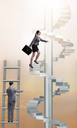Téléchargez les photos : Concept de progression de carrière avec échelles et escaliers - en image libre de droit