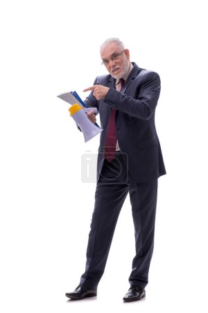 Foto de Viejo jefe masculino sosteniendo megáfono aislado en blanco - Imagen libre de derechos