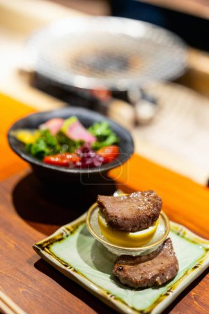 Foto de Carne de Kobe japonesa servida en restaurante - Imagen libre de derechos