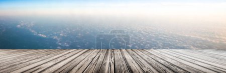 Téléchargez les photos : Nuages dans le ciel atmosphère panorama. Planète extérieure - en image libre de droit