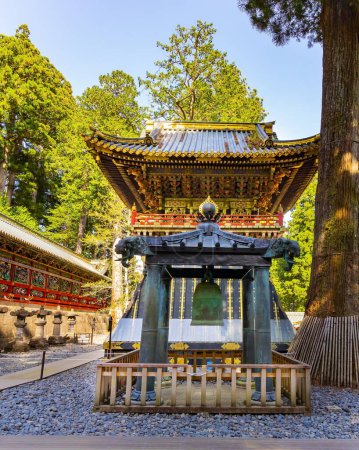Foto de Nikko Tosho-gu es un santuario sintoísta en Nikko, Japón. El templo y santuario de Nikko Tosho-gu está dedicado al shogun y comandante Tokugawa Ieyasu, el fundador de la dinastía Tokugawa.. - Imagen libre de derechos
