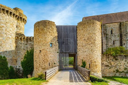The main entrance to the feudal estates. Watch tower. The Chateau de la Madeleine in Chevreuse is a magnificent example of medieval architecture. 
