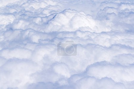 Téléchargez les photos : Above clouds. View from airplane - en image libre de droit