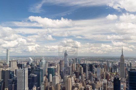Foto de Manhattan skyline en Nueva York, mostrando la impresionante arquitectura y el paisaje urbano moderno - Imagen libre de derechos