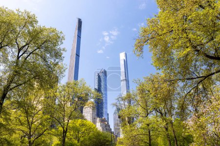 Téléchargez les photos : Gratte-ciel de Manhattan à Central Park, New York - en image libre de droit