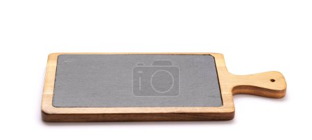 Foto de Tabla de cortar de madera con espacio de pizarra. Aislado sobre fondo blanco - Imagen libre de derechos