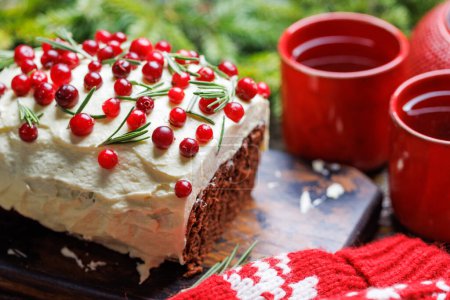 Foto de Delicioso pastel de Navidad, un regalo festivo - Imagen libre de derechos