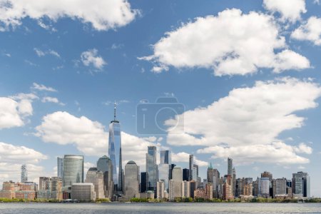 Foto de Skyline de la ciudad de Nueva York. Manhattan Rascacielos panorama sobre el río Hudson - Imagen libre de derechos