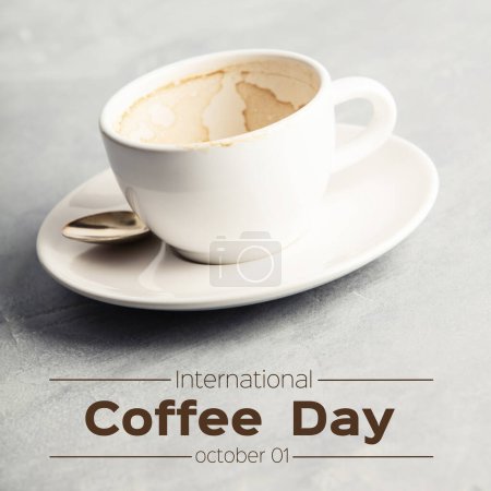 Téléchargez les photos : Tasse à café vide sur fond béton, concept de journée internationale du café close up - en image libre de droit