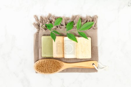 Foto de Concepto de estilo de vida sostenible. Barras de jabón natural hecho a mano, vista superior - Imagen libre de derechos