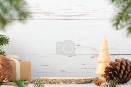 Foto de Podio de madera. Navidad y año nuevo concepto - Imagen libre de derechos