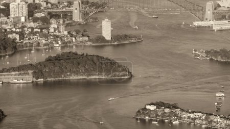 Téléchargez les photos : Sydney, Australie. Vue du port de la ville depuis un avion volant. - en image libre de droit