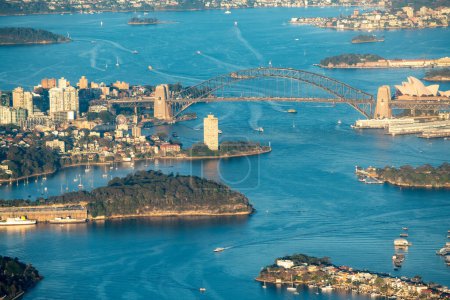 Foto de Sydney, Australia. Vista del puerto de la ciudad desde un avión volador. - Imagen libre de derechos