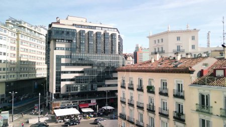 Foto de Madrid, España - 29 de octubre de 2022: Vista aérea de monumentos y edificios de la ciudad en un día soleado de otoño. - Imagen libre de derechos