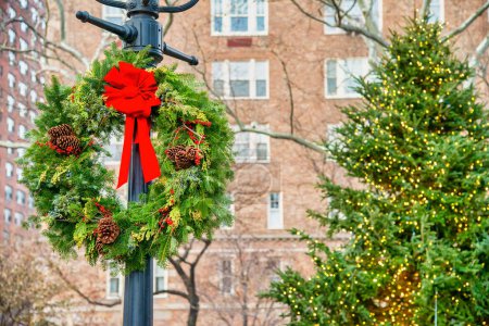 Téléchargez les photos : Manhattan décorations de rue pour les vacances de Noël à New York. - en image libre de droit