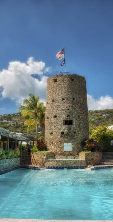 Téléchargez les photos : Ancienne tour dans l'île Saint Thomas, Îles Vierges britanniques - en image libre de droit