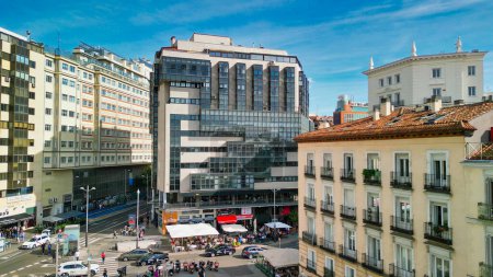 Foto de Madrid, España - 29 de octubre de 2022: Vista aérea del centro de la ciudad. Edificios y monumentos principales en un día soleado. - Imagen libre de derechos