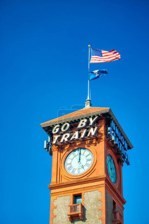 Téléchargez les photos : PORTLAND, OR - AUGUST 21, 2017: Union Station building top in Portland Oregon - en image libre de droit