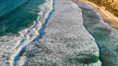 Téléchargez les photos : Île de Kangourou, Australie. Shelly Beach au coucher du soleil du drone. - en image libre de droit