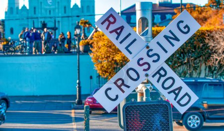 Foto de New Orleans railroad crossing street sign, Louisiana. - Imagen libre de derechos