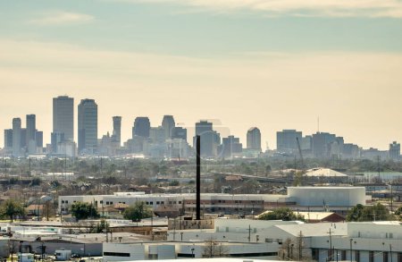 Téléchargez les photos : Skyline de la Nouvelle-Orléans depuis l'Interstate, Louisiane. - en image libre de droit