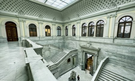 Foto de Madrid, España - 31 de octubre de 2022: Interior de la Biblioteca Nacional. Biblioteca Nacional de España. - Imagen libre de derechos