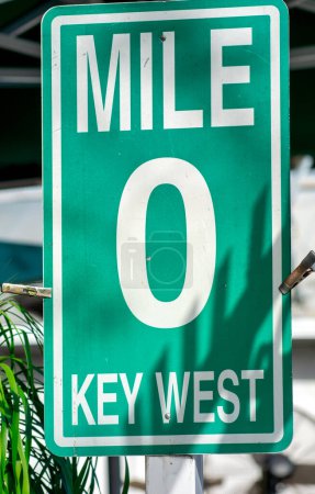 Foto de Mile 0 Street signage in Key West, Florida. - Imagen libre de derechos
