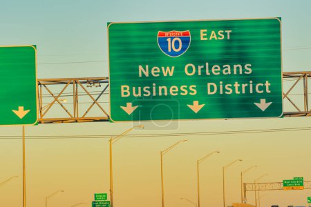 Téléchargez les photos : New Orleans Business Districts interstate road sign, Louisiana. - en image libre de droit