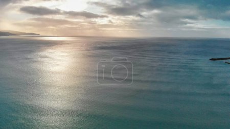 Foto de Amazing aerial view of Apollo Bay coastline, Great Ocean Road - Australia. - Imagen libre de derechos