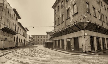 Foto de Calles de Pisa después de una tormenta de nieve, Toscana. - Imagen libre de derechos