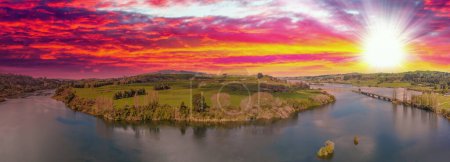 Téléchargez les photos : Amazing aerial view of Waikato River in spring season, North Island - New Zealand. - en image libre de droit