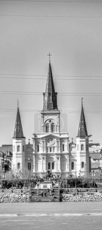 Foto de Saint Louis Cathedral, New Orleans on a sunny day, Louisiana. - Imagen libre de derechos