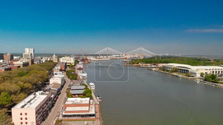 Foto de Aerial view of Savannah skyline and river from drone - Georgia - USA. - Imagen libre de derechos