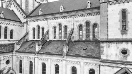Foto de Vista aérea del exterior de la iglesia de San Francisco en Viena, Austria. - Imagen libre de derechos
