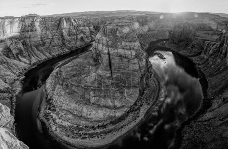 Foto de Horseshoe Bend y Colorado River al atardecer, Arizona - Imagen libre de derechos