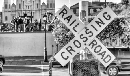 Téléchargez les photos : New Orleans railroad crossing street sign, Louisiana. - en image libre de droit