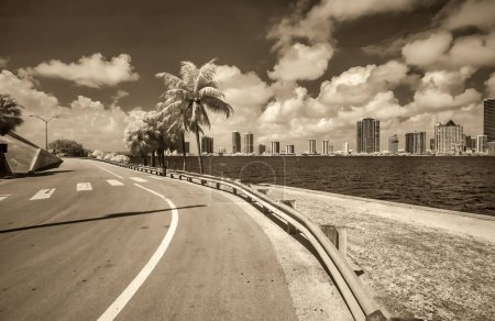 Téléchargez les photos : Infrared view of Miami skyline from Rickenbacker Causeway, Florida. - en image libre de droit