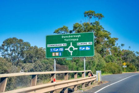 Foto de Señales de tráfico en el suroeste de Australia. - Imagen libre de derechos
