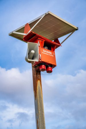 Téléchargez les photos : Système d'alarme Shark Solar alimenté en Australie-Occidentale Côte. - en image libre de droit