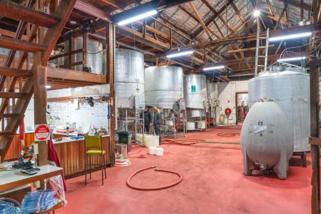 Téléchargez les photos : Margaret River, Australie - 8 septembre 2023 : Production vinicole Cullen Wines. - en image libre de droit