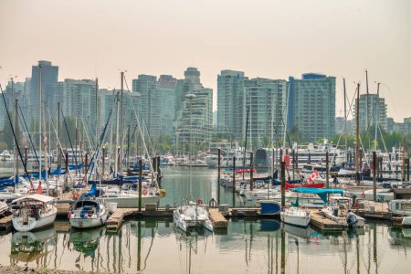 Téléchargez les photos : Port de Vancouver par une journée ensoleillée. - en image libre de droit