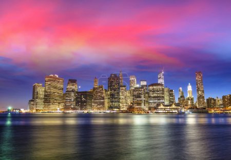 Foto de Nueva York - Bajo Manhattan al atardecer. - Imagen libre de derechos
