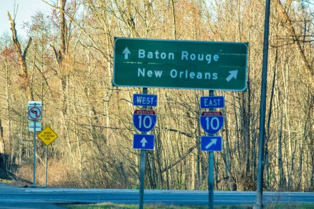 Téléchargez les photos : Baton Rouge - Panneau routier inter-états de la Nouvelle-Orléans, Louisiane. - en image libre de droit